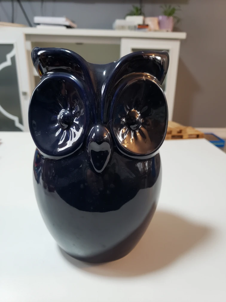 Blue owl vase thumbnail