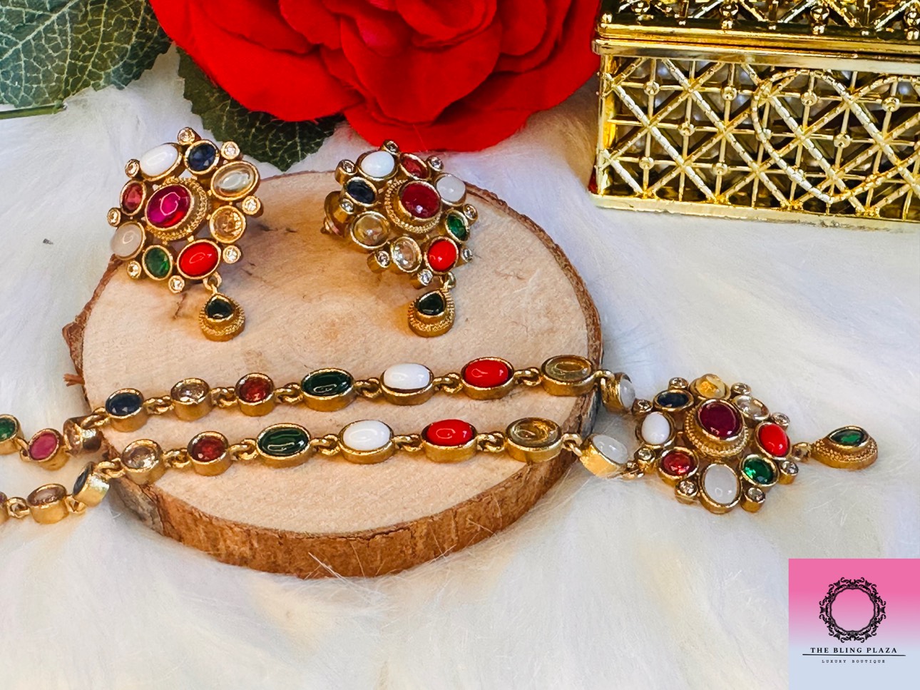 Indian Graceful Gemstones Necklace image indicator(3)