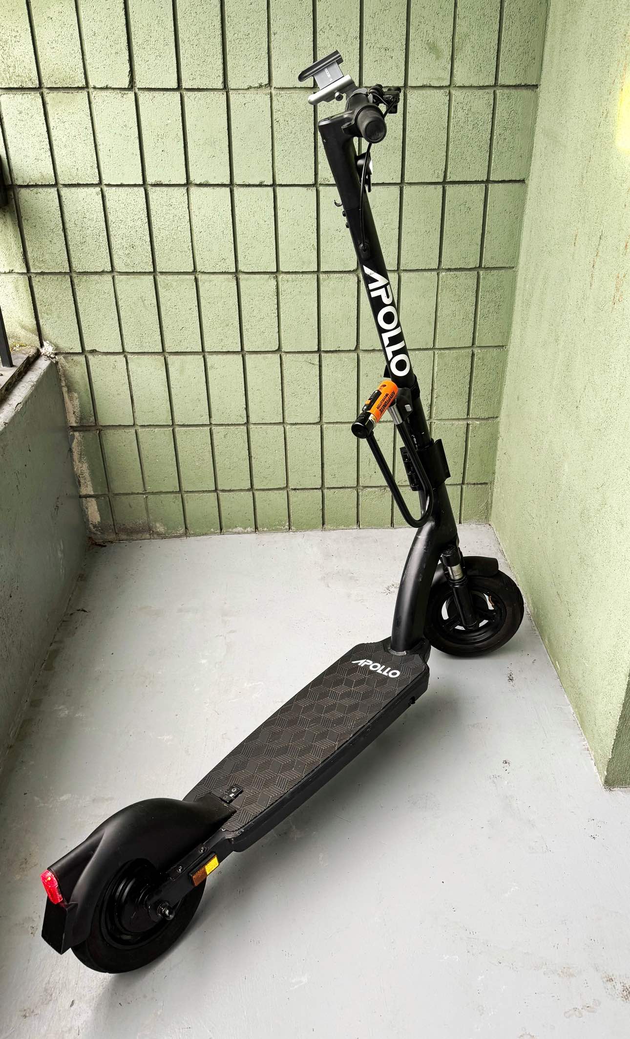 Apollo Air Pro scooter