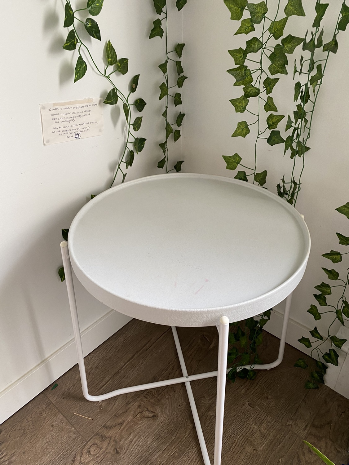 White Side Table image indicator(2)