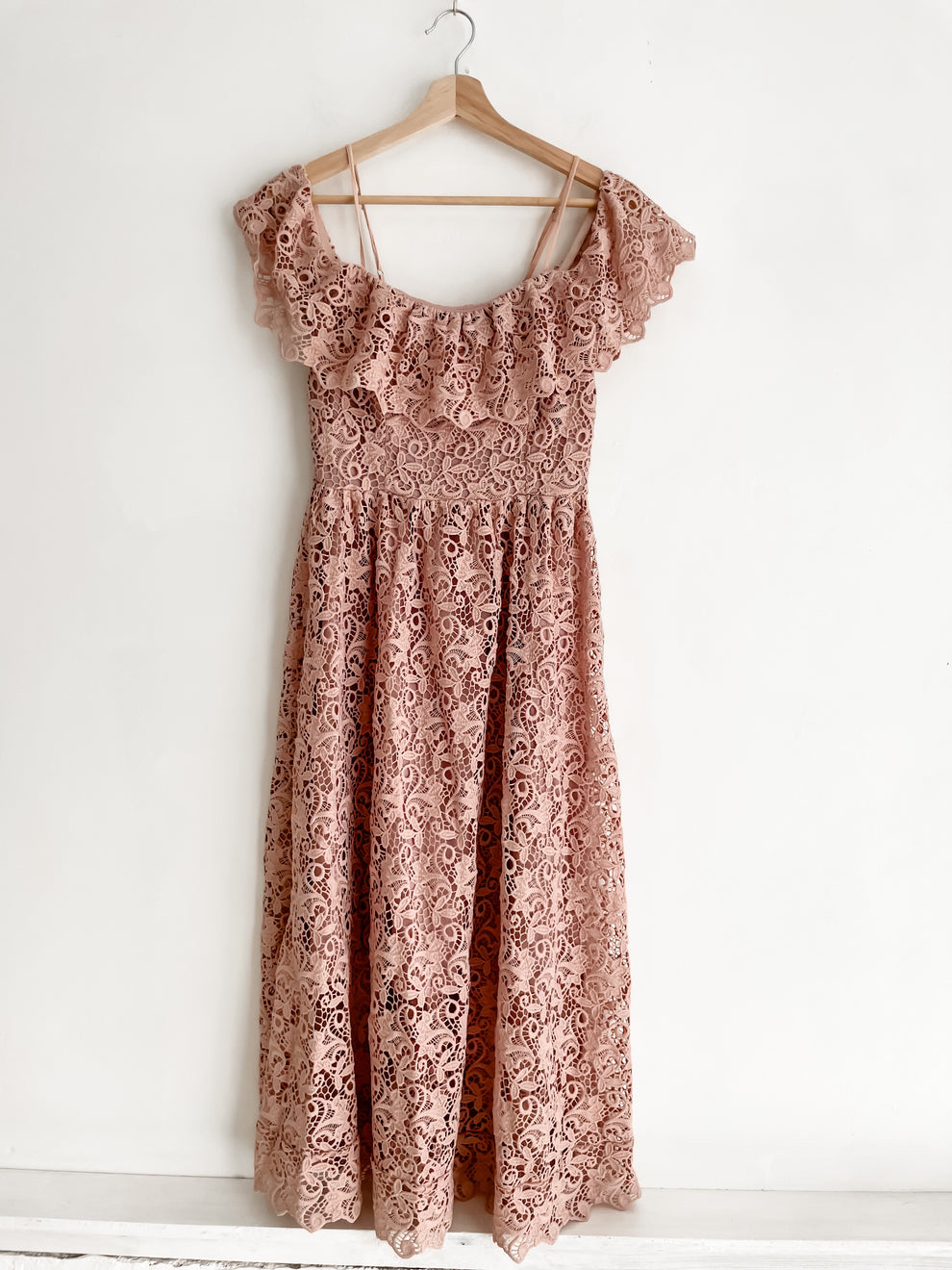 H&M Off-the-shoulder blush lace dress sz 6 - photo 5