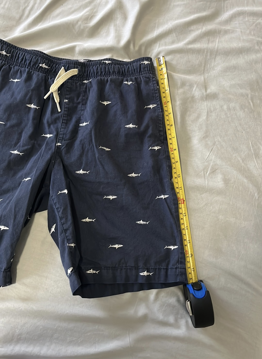 Old navy boys shorts size large image indicator(4)
