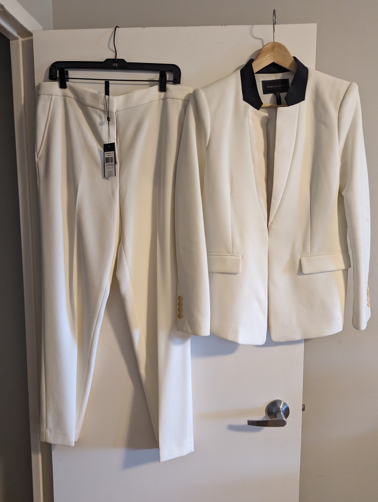 *BCBG MAXAZRIA* Tuxedo Style Women's Knit Pant Suit thumbnail