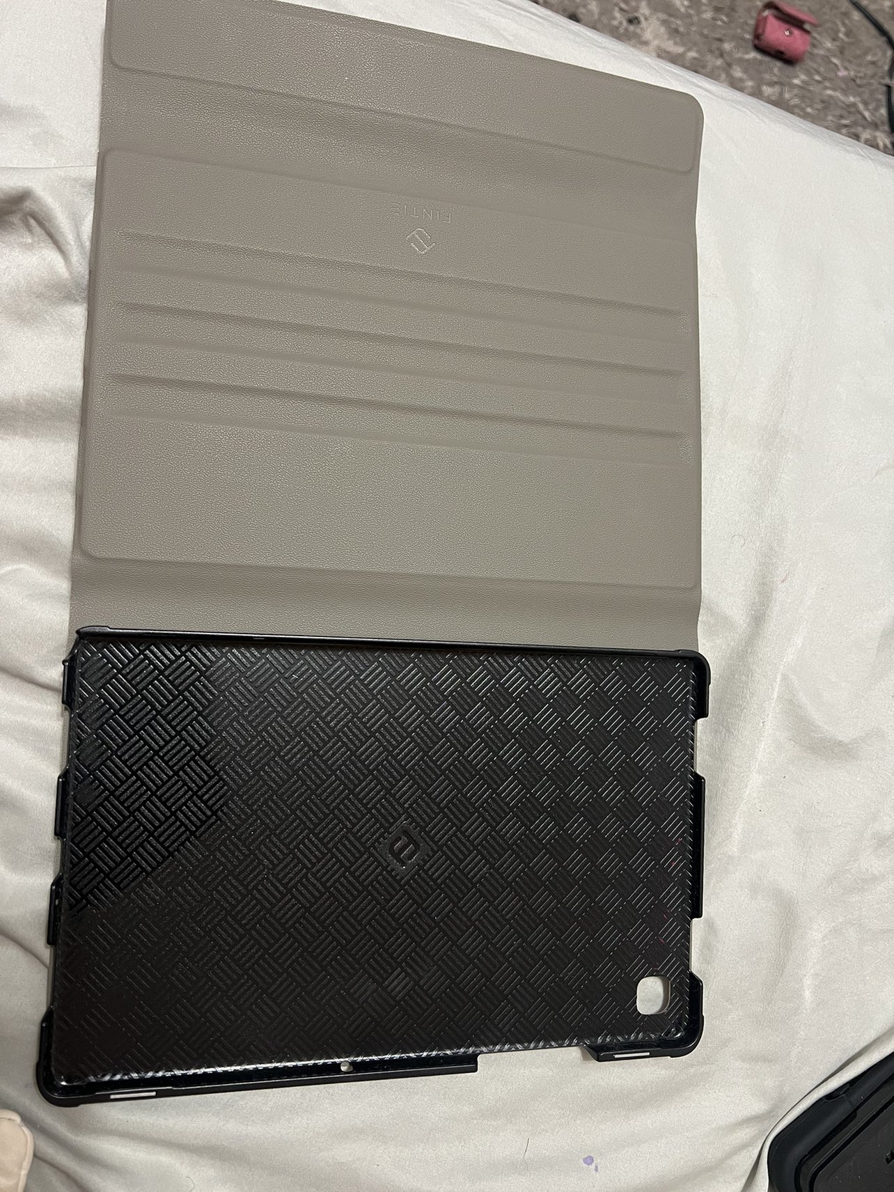 Tablet case for free - photo 3