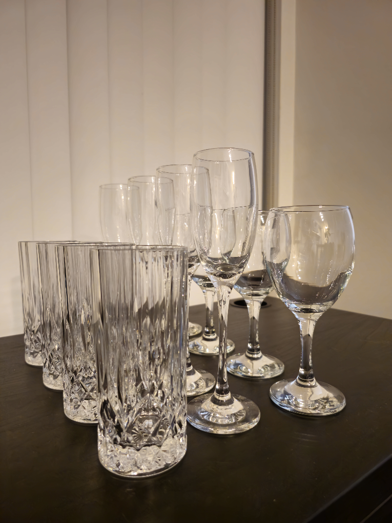 12 Glasses Set
