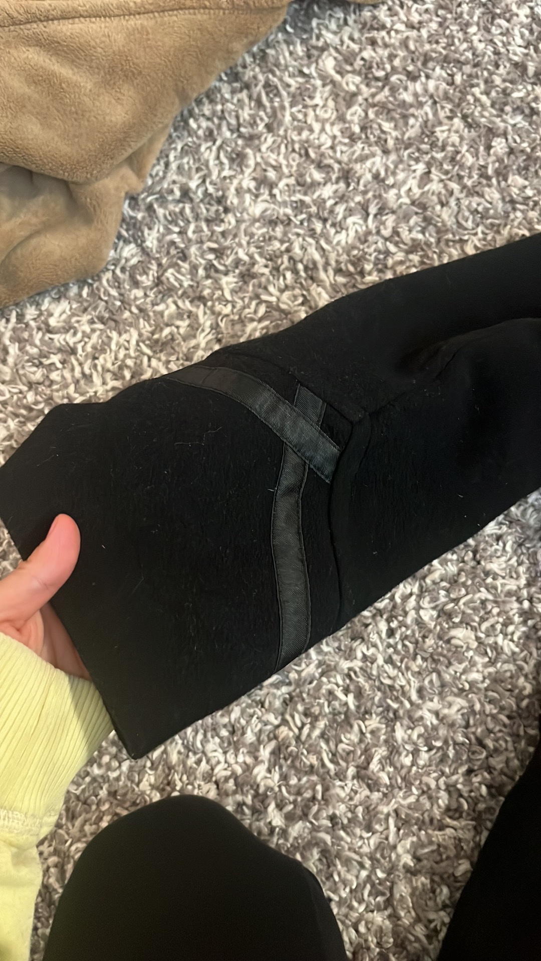 Women’s wool coat size large image indicator(7)