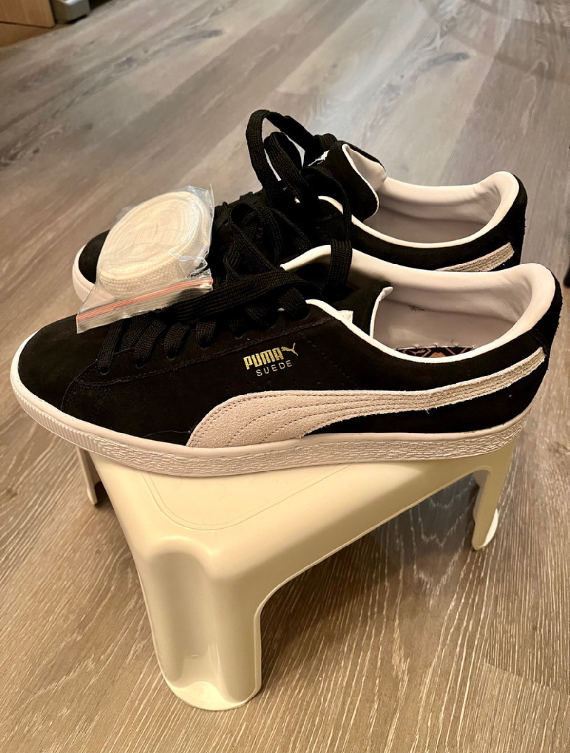 Puma Suede (Classic Black) thumbnail