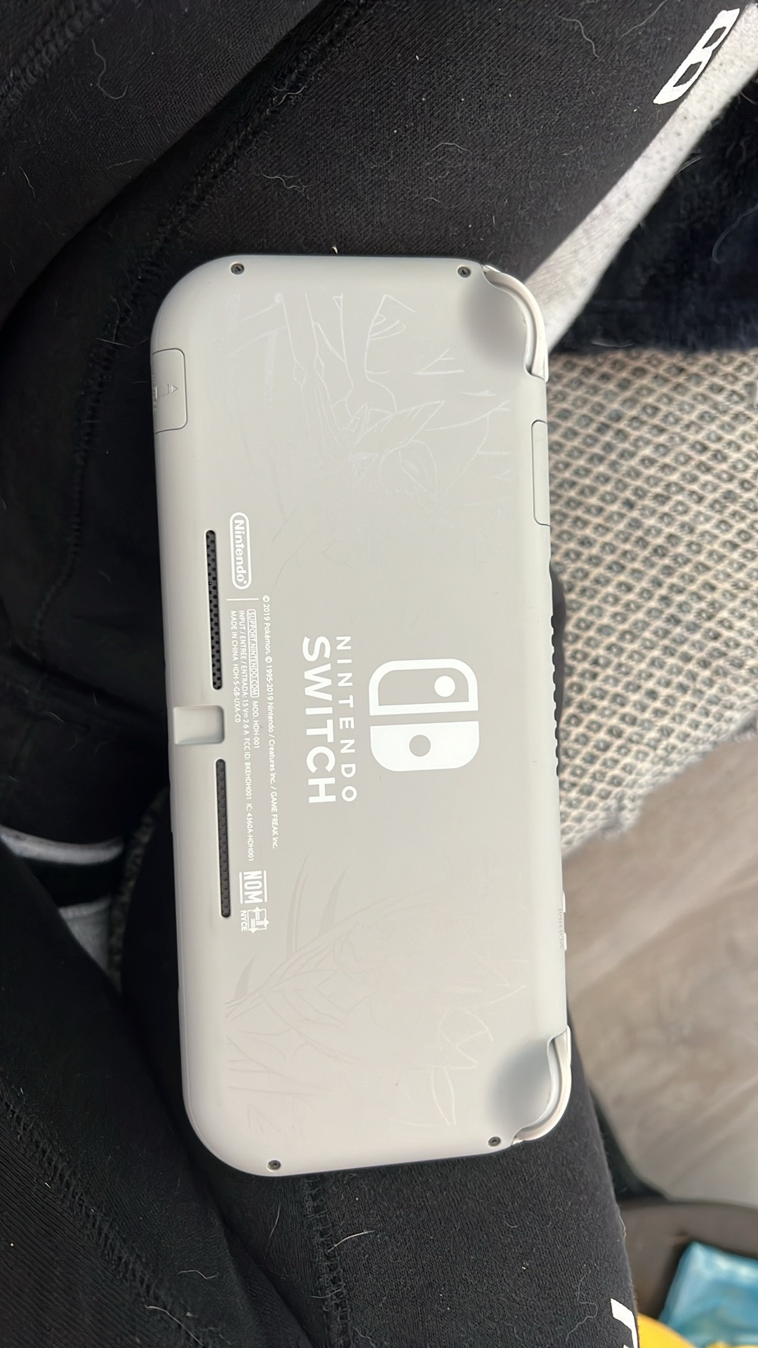 Nintendo switch lite Zacian & Zamazenta edition - photo 2