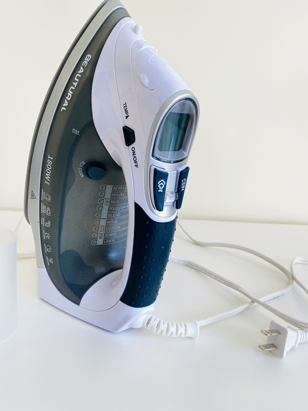 BEAUTURAL (amazon) 1800W- steam iron w/ digital lcd screen