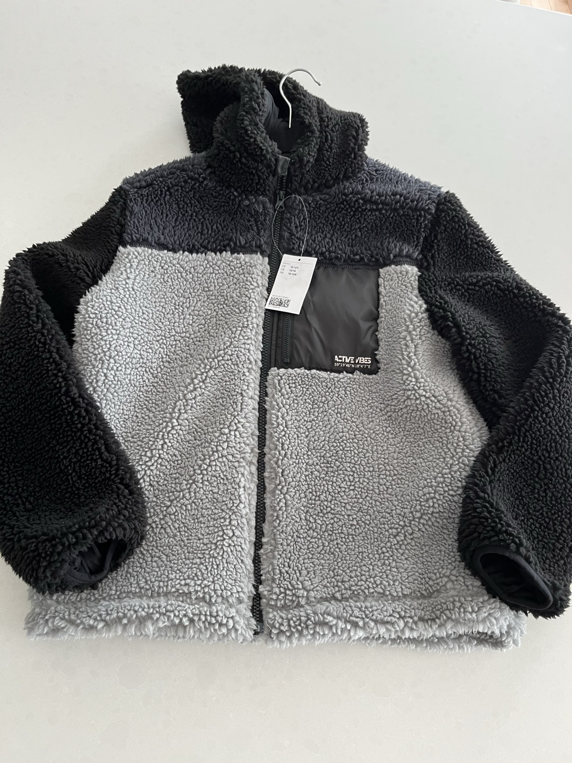 Brand new boys fuzzy jacket 10/12 - NWT image indicator(2)