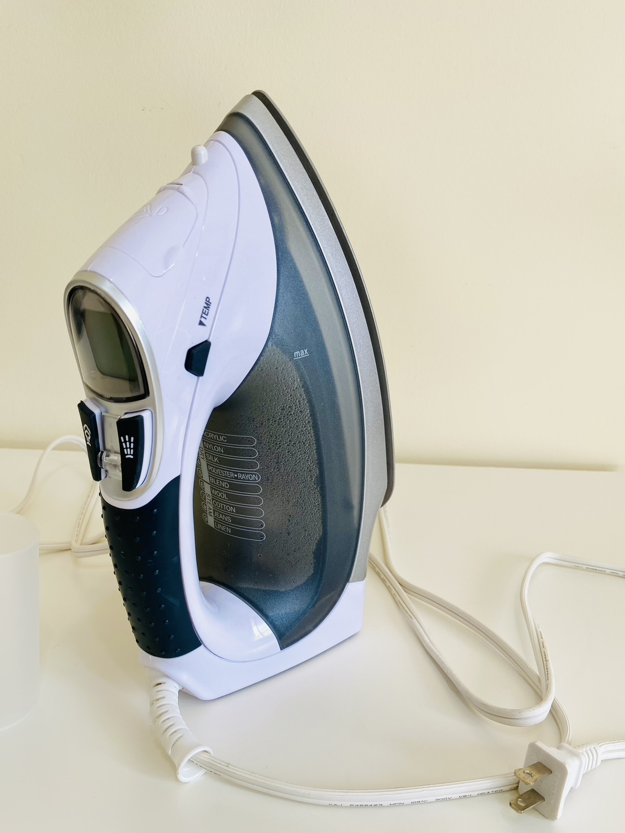 BEAUTURAL (amazon) 1800W- steam iron w/ digital lcd screen - photo 3