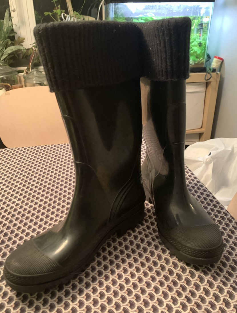 Black lined women rain boots size 10 - photo 2