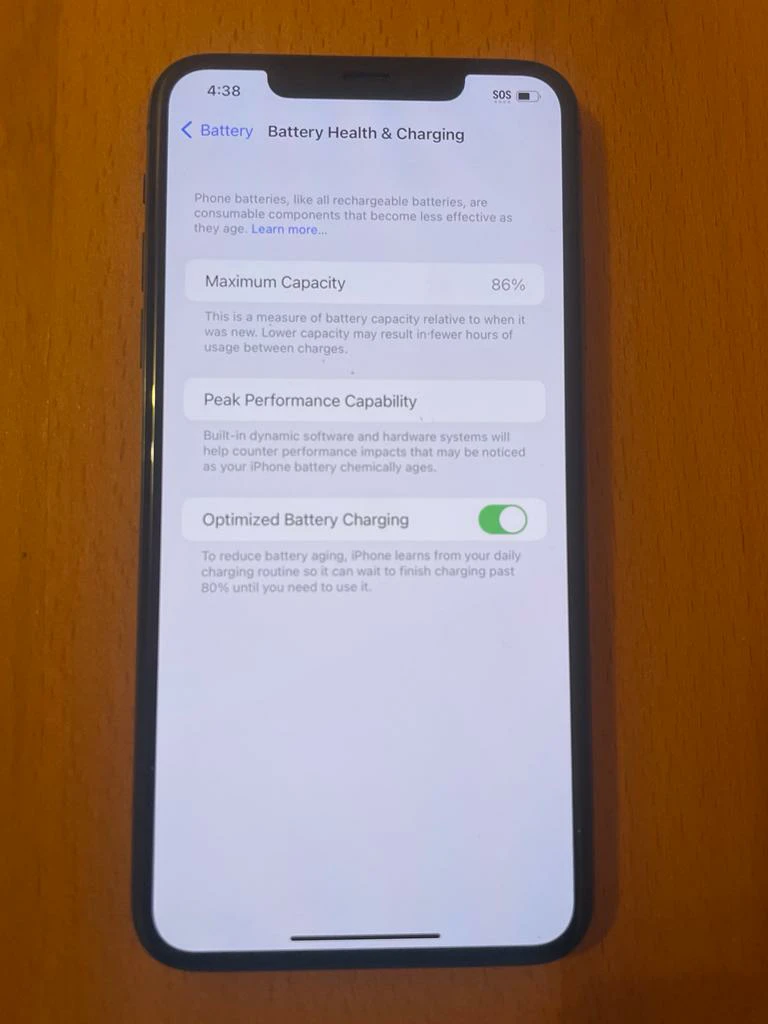 iPhone 11 Pro Max mint condition - photo 3