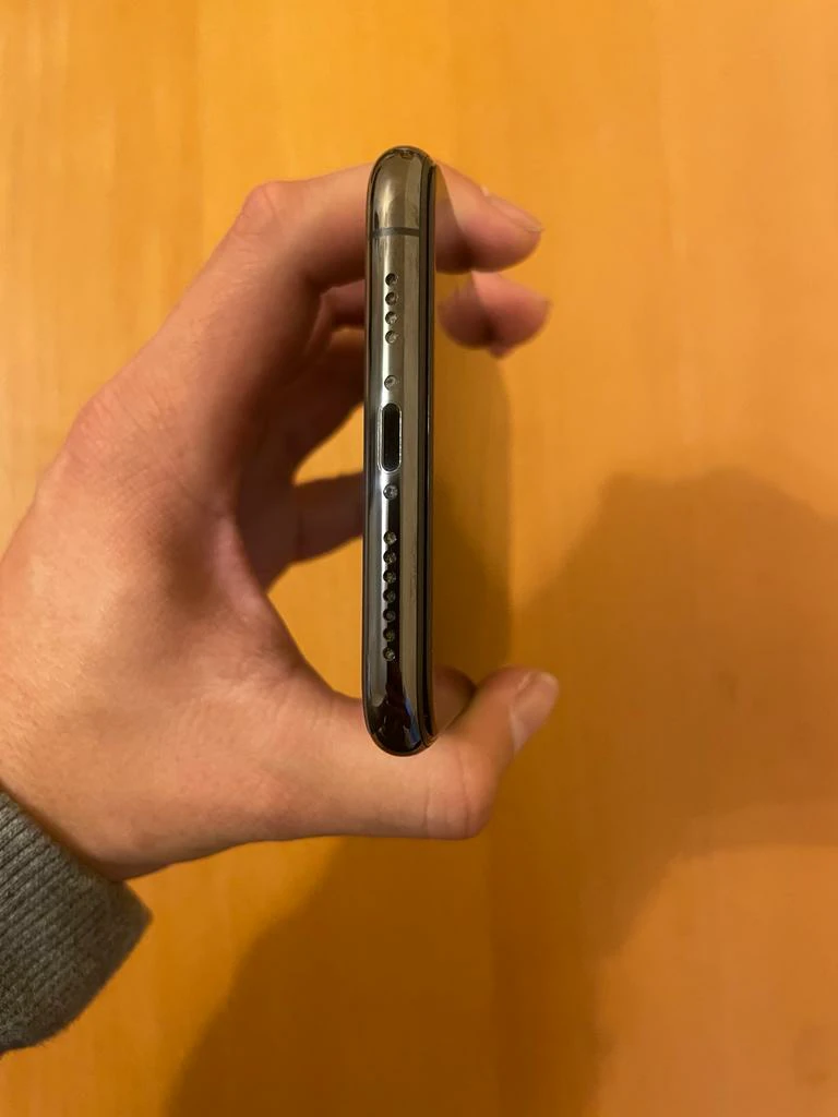 iPhone 11 Pro Max mint condition - photo 4
