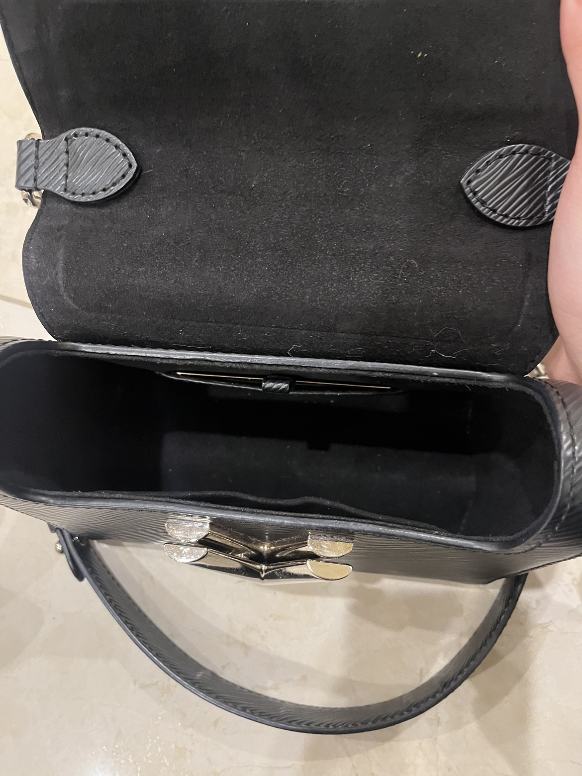 Authentic Louis Vuitton twist PM bag - photo 4