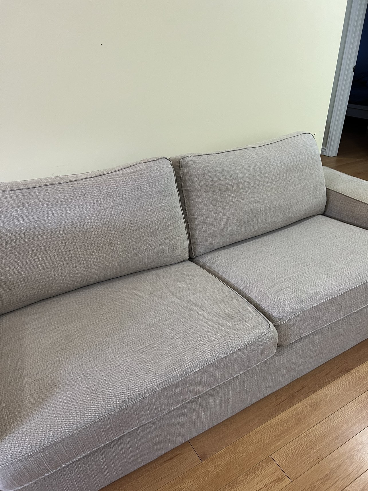 Light couch for the living room great condition - photo 3