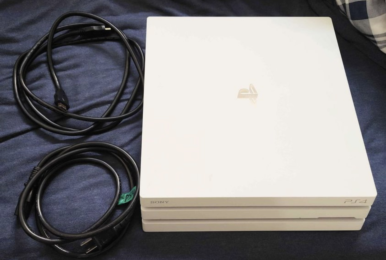 PlayStation 4 pro - photo 3