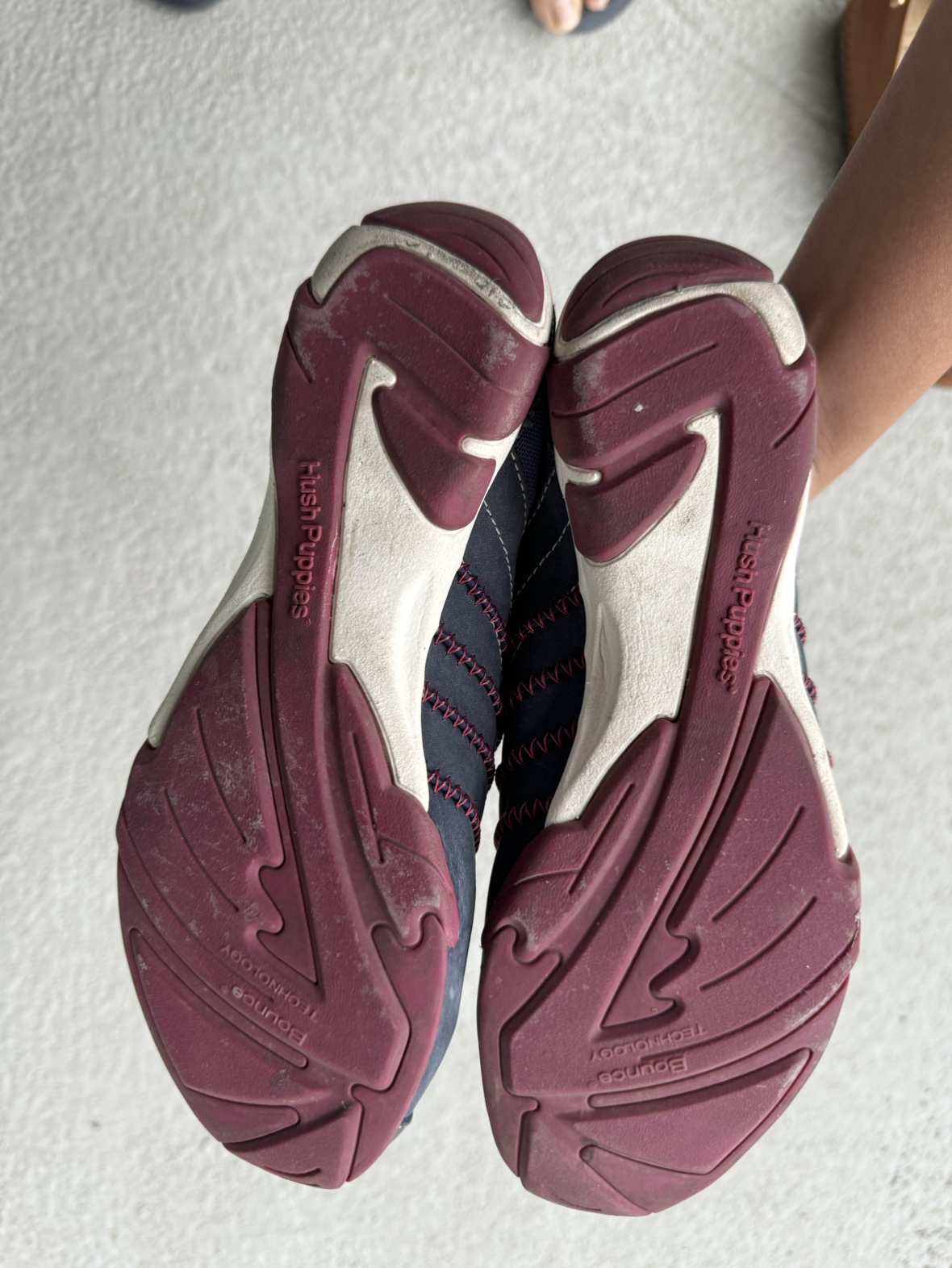 Available till 27th - Hush puppies slip on sneakers - photo 2