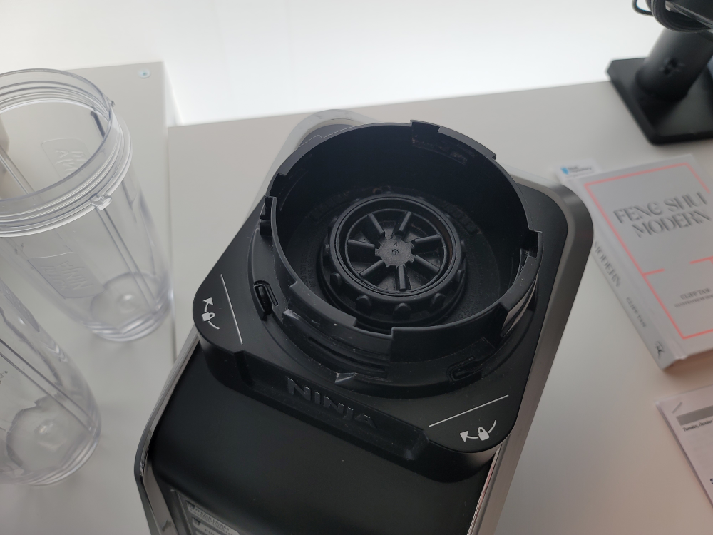 Ninja Blender Duo with Auto iQ, with Nutri-Ninja cups (BL640) image indicator(3)