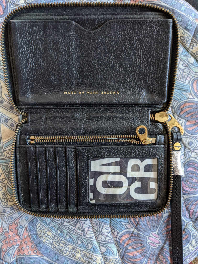 Marc Jacobs leather Wallet image indicator(3)