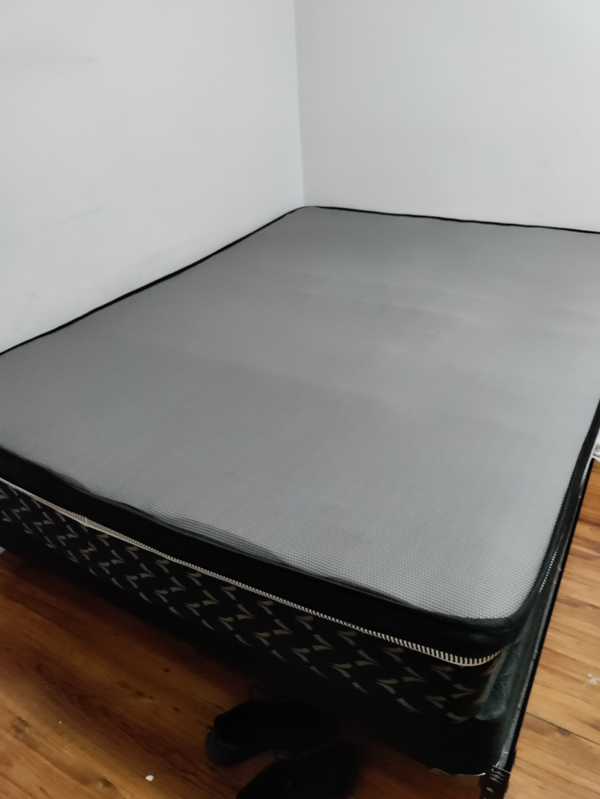 Queen size bed and Mattress - photo 3