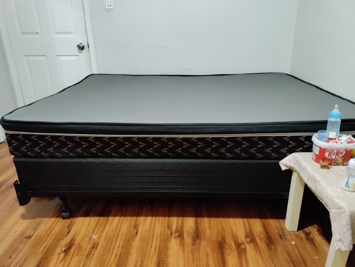 Queen size bed and Mattress - photo 4