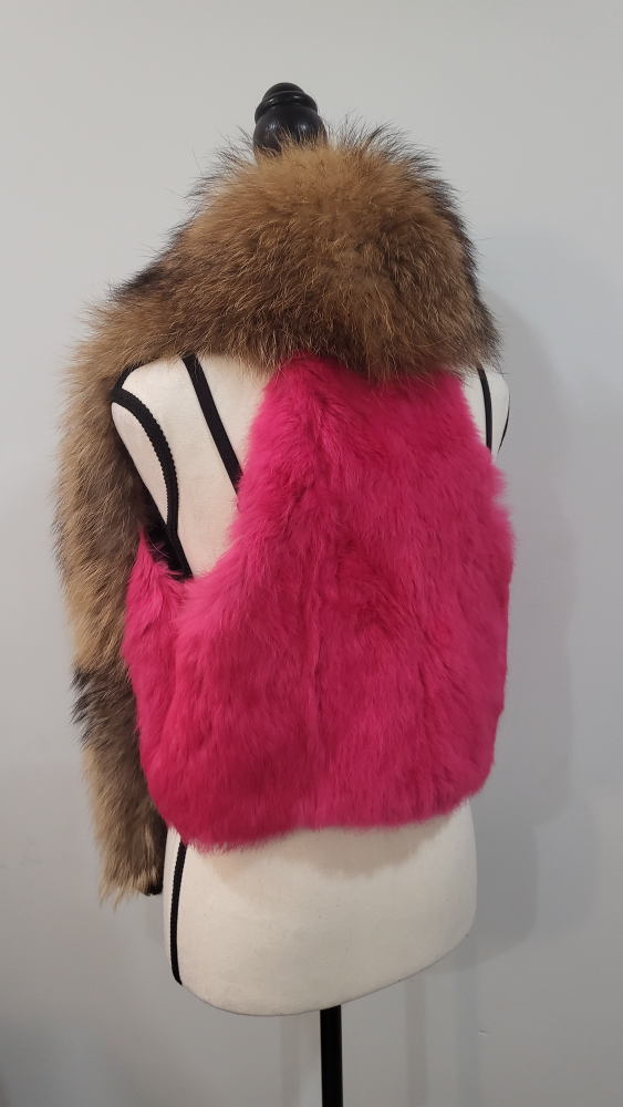 fur vest - photo 2