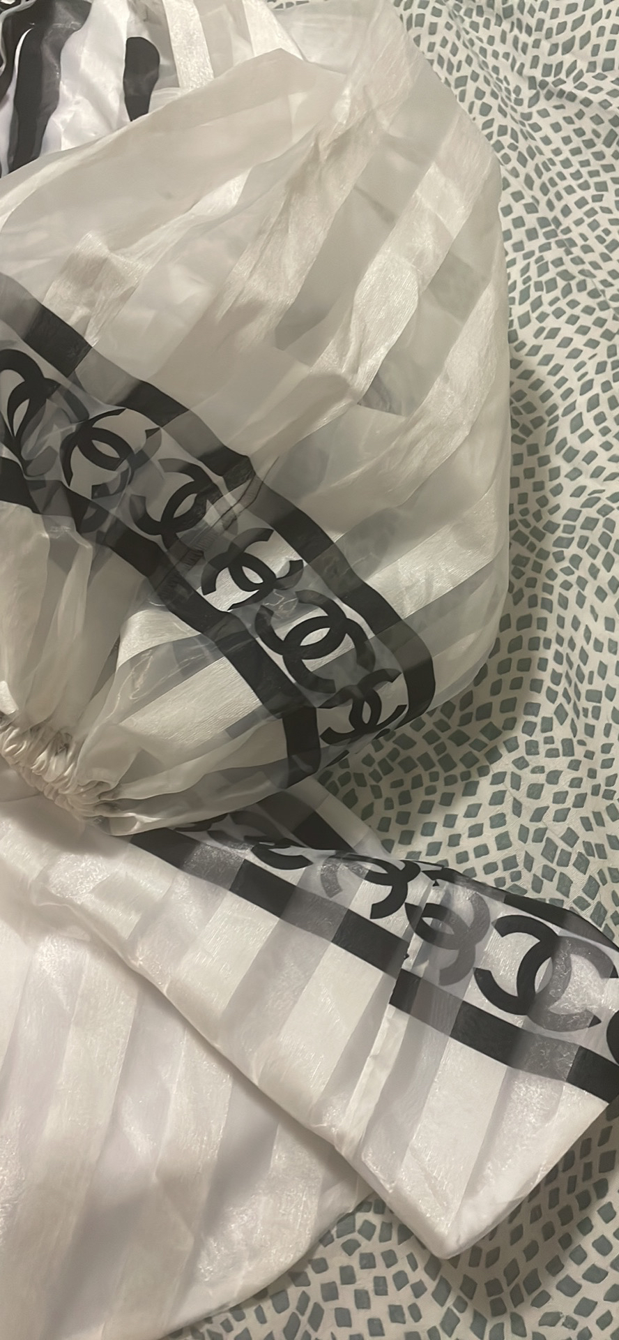 Designer blouse - black & white image indicator(2)