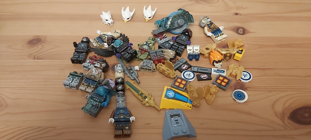 Lego Chima Assorted Minifigure Parts thumbnail