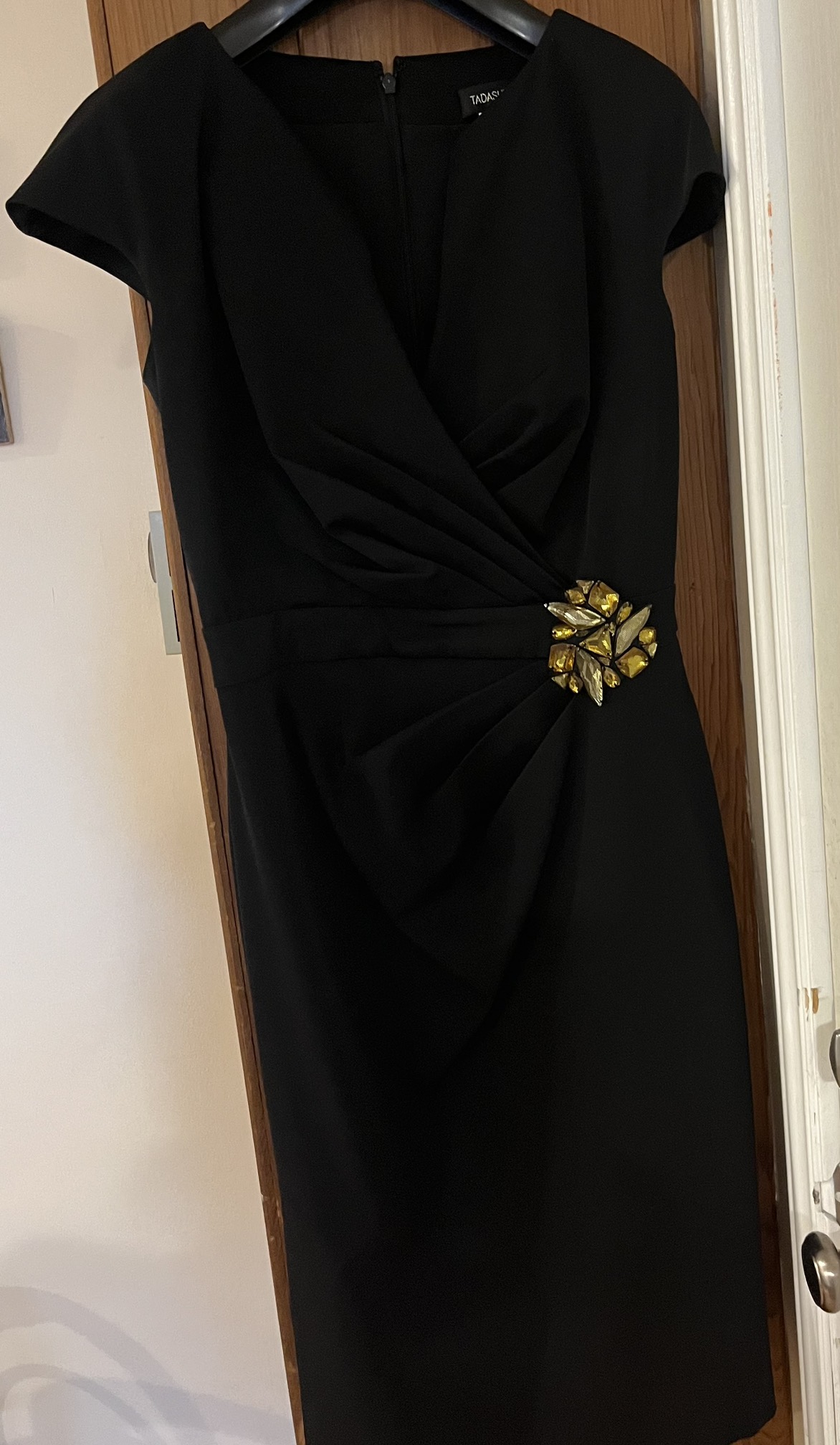 Elegant Dress Perfect for Christmas Parties thumbnail
