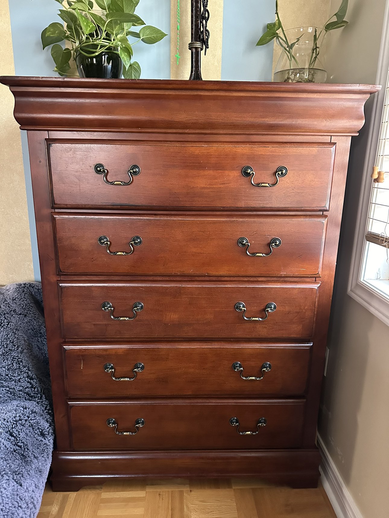 Solid Wood 5 Drawer Dresser