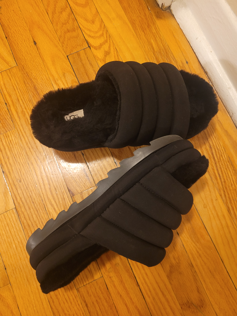 UGG puff slides - size 8 image indicator(3)