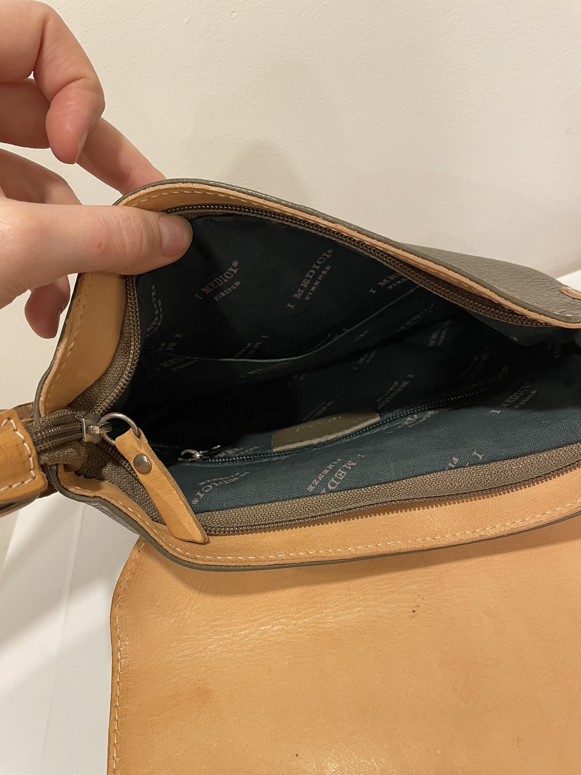 I Medici Crossbody leather purse image indicator(3)