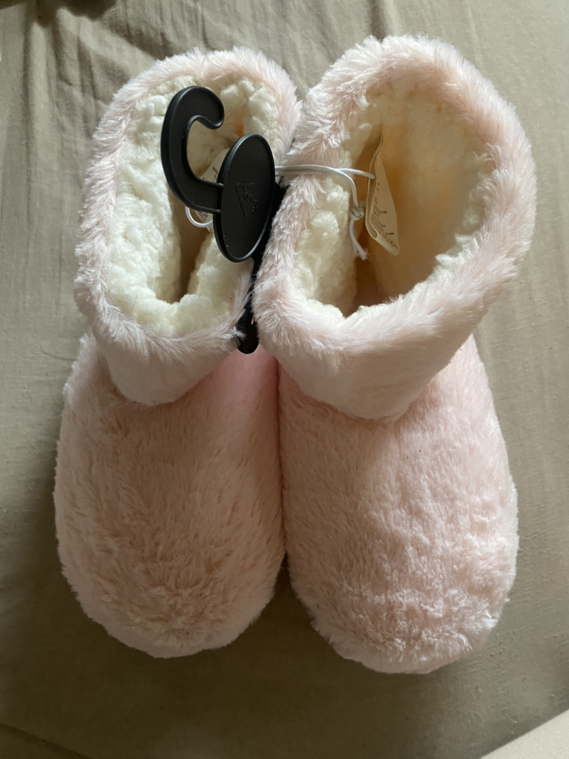 Women’s Plush Booties (Size 7-8) thumbnail