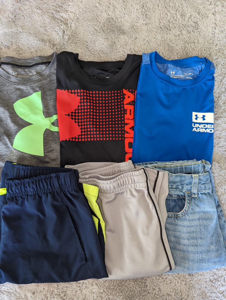 Pack of 3 tshirts and 3 shorts for boys size large thumbnail