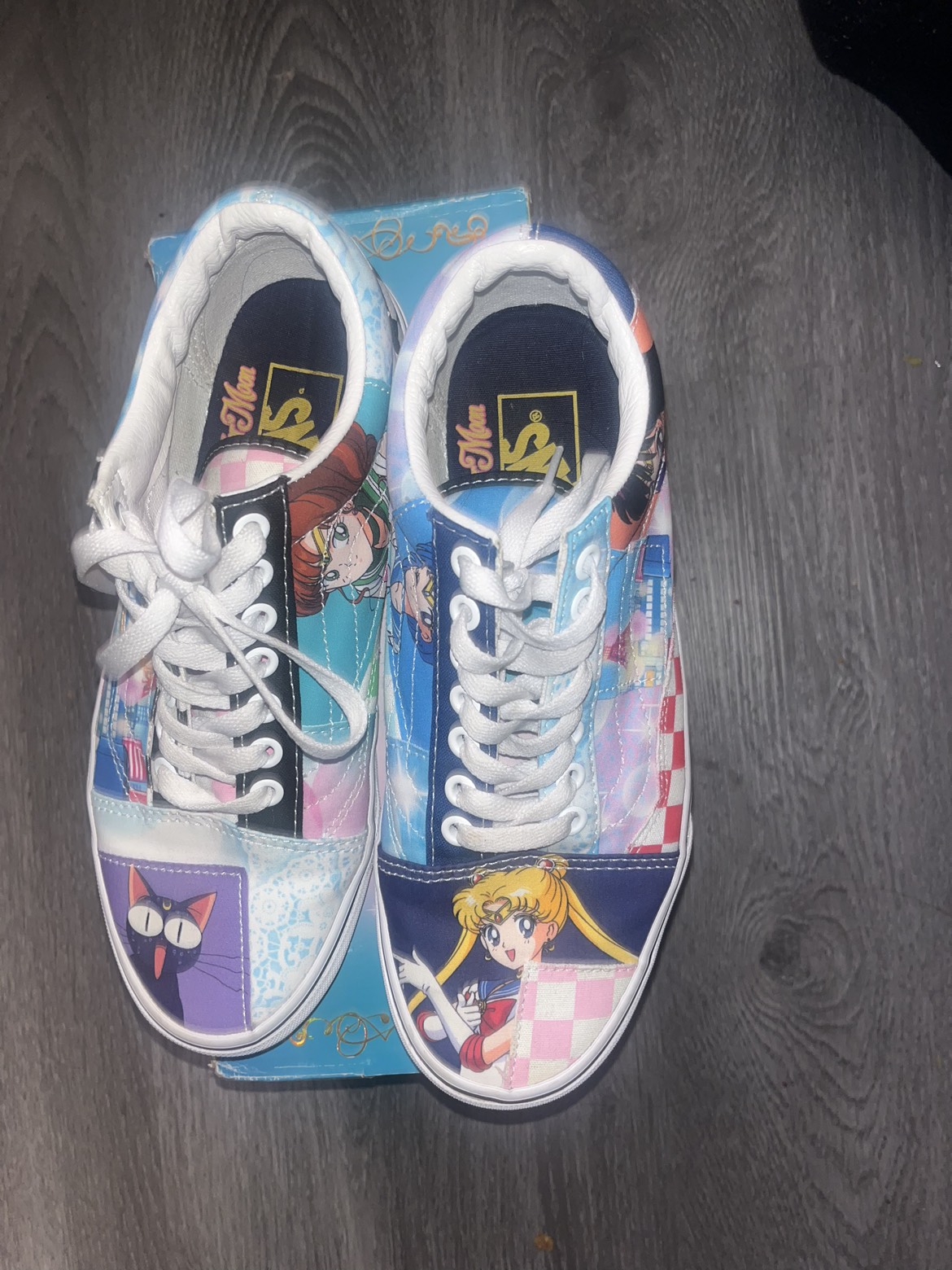 Sailor Moon Vans Size 9 Women - photo 3