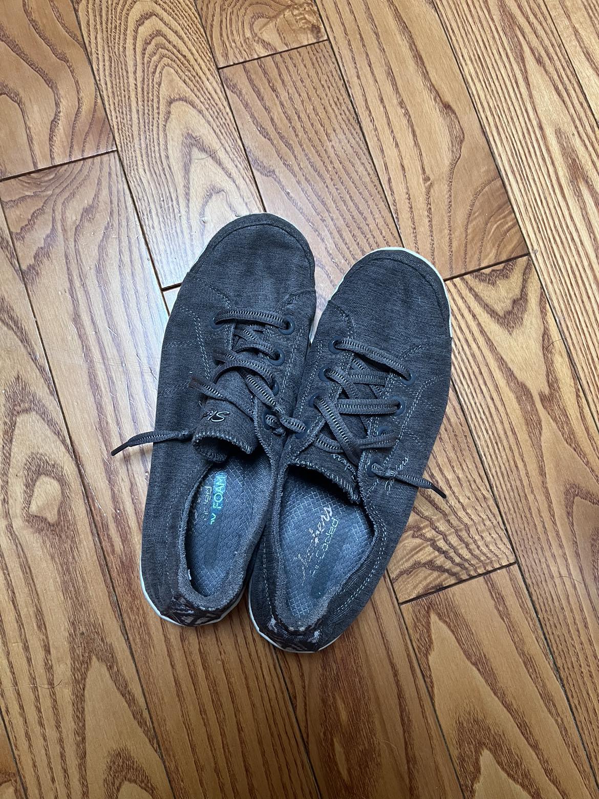 Used Sketchers women’s size 7 thumbnail