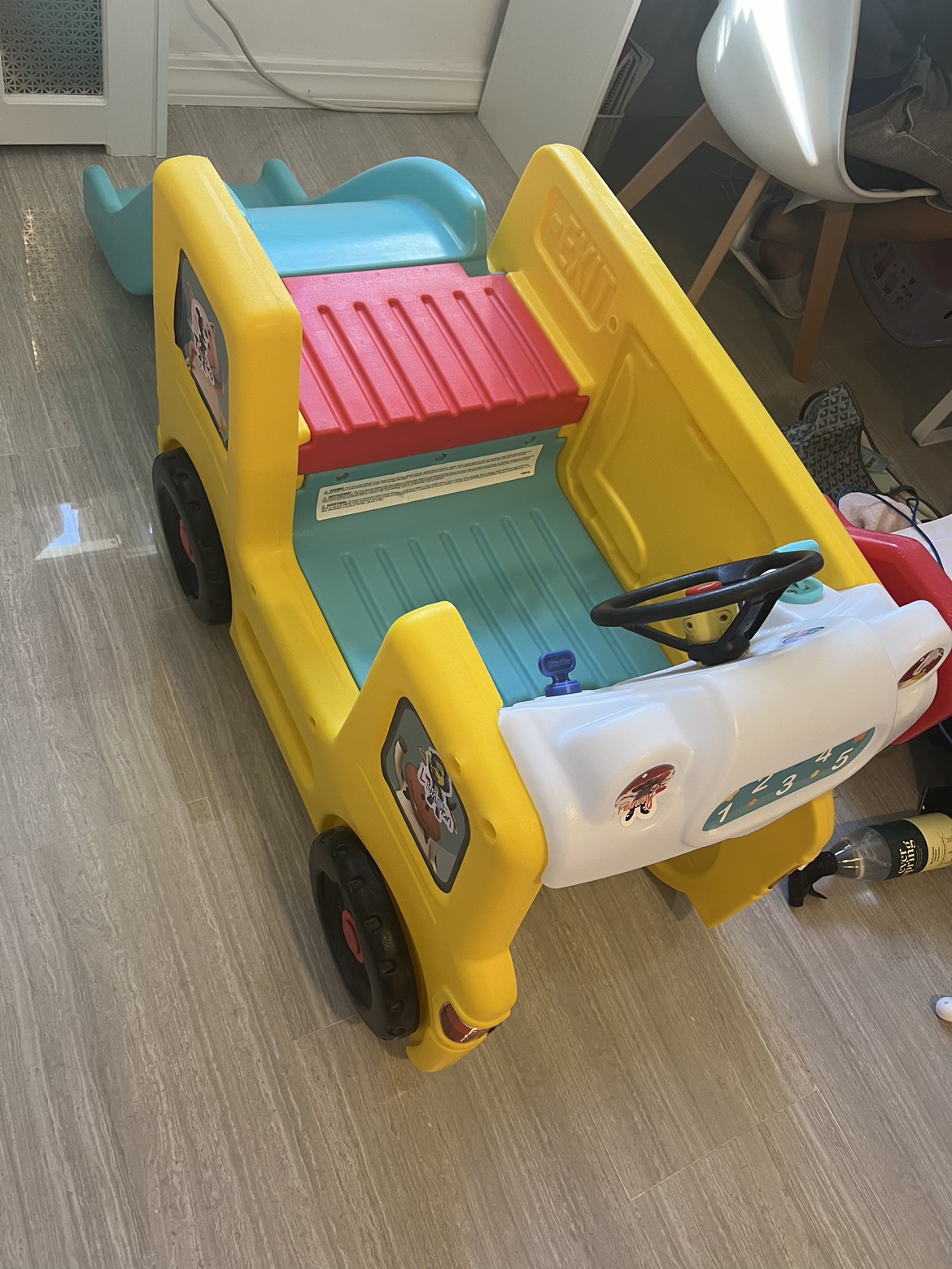 Kids bus slide
