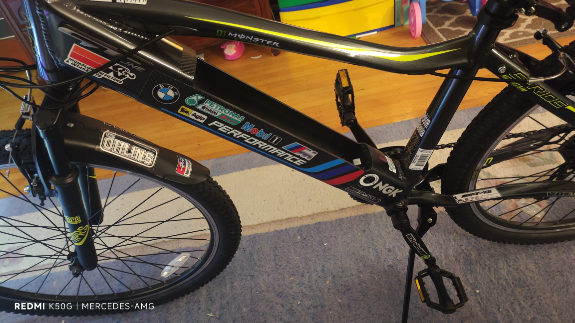 Almost new 26" electric mountain bike image indicator(3)