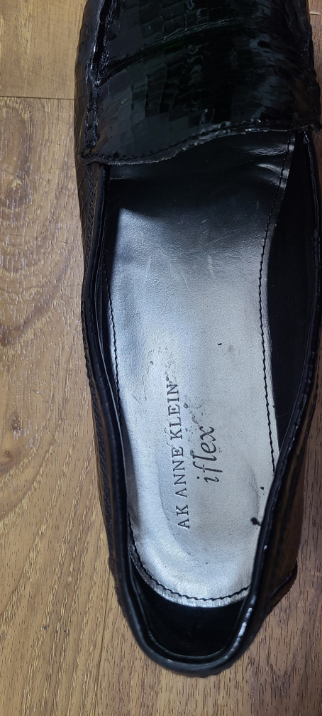 Women black shoes image indicator(4)