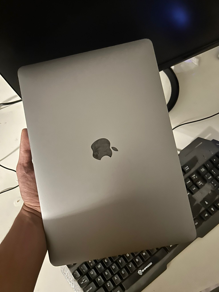 macbook pro 2018 air