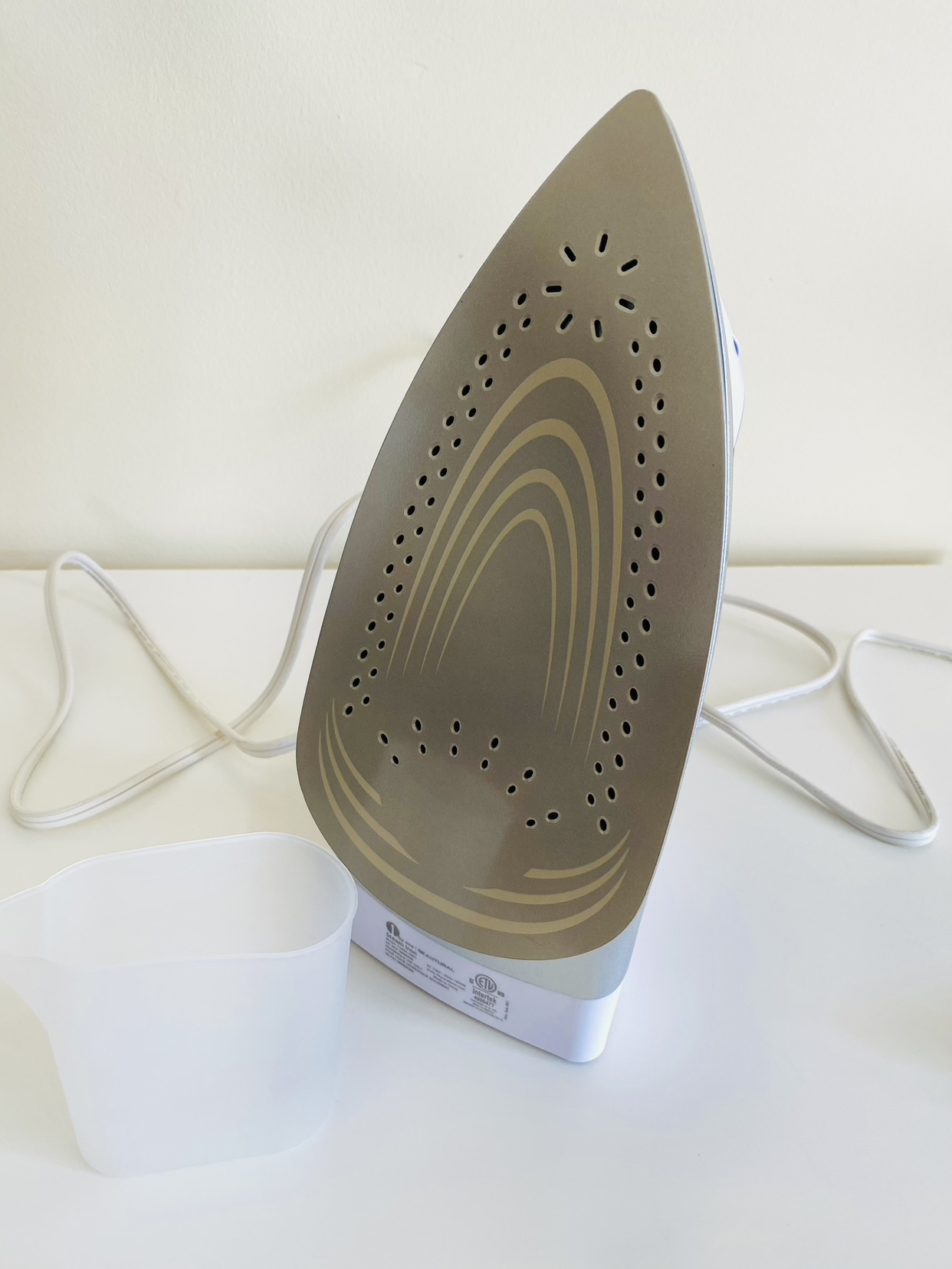 BEAUTURAL (amazon) 1800W- steam iron w/ digital lcd screen - photo 2