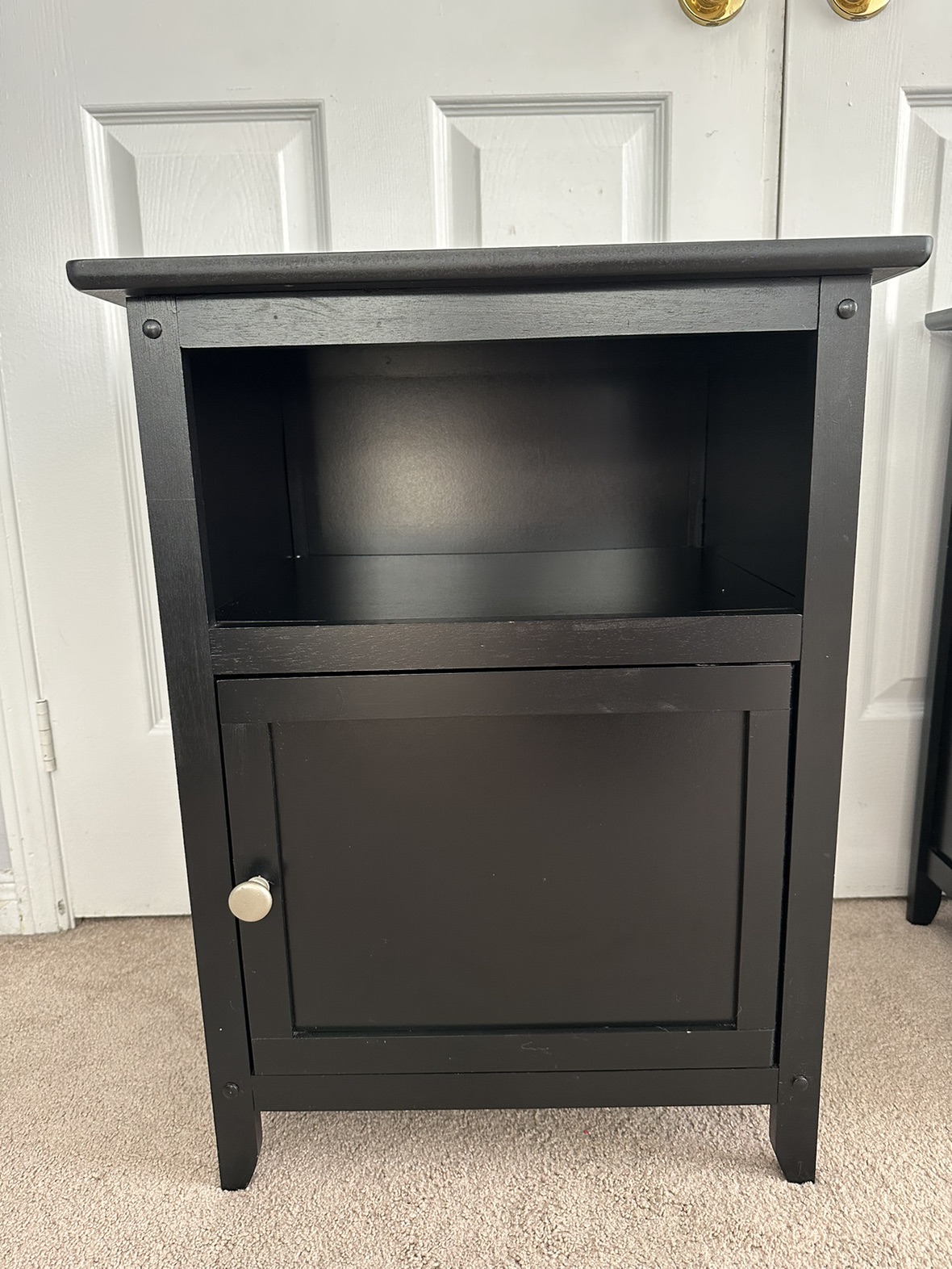 2 wooden night stands in great condition! - photo 2