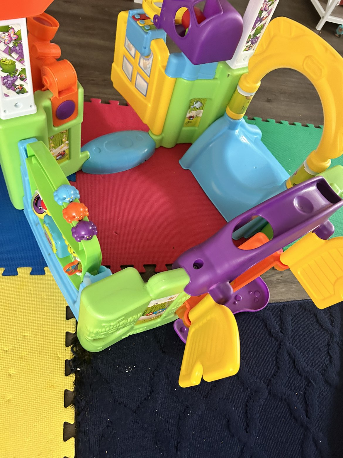 Little tikes activity garden - photo 3