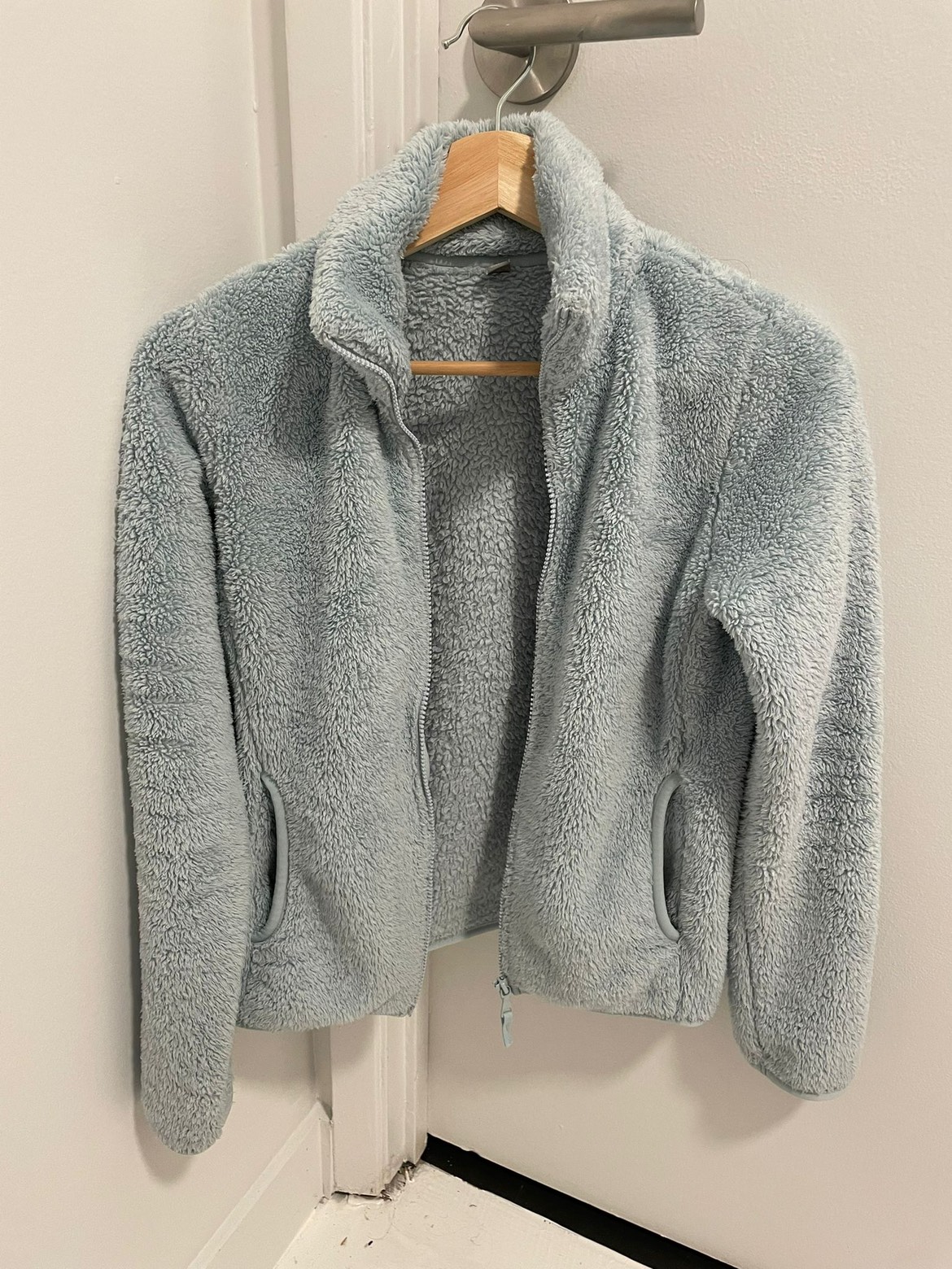 Uniqlo Fleece Jacket Light Blue - photo 2