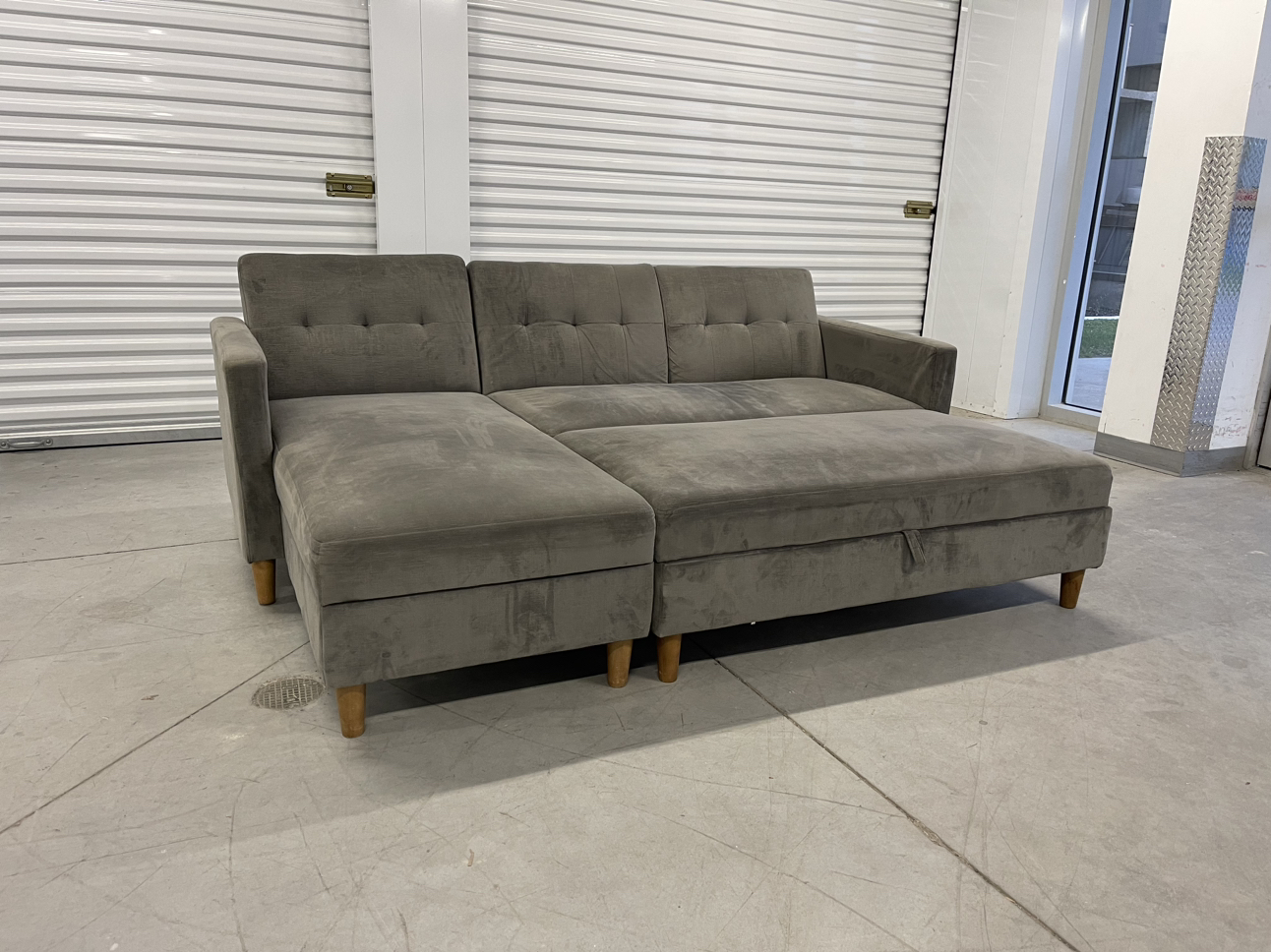 FREE DELIVERY | Beautiful Pullout Sectional with Ottoman - photo 3