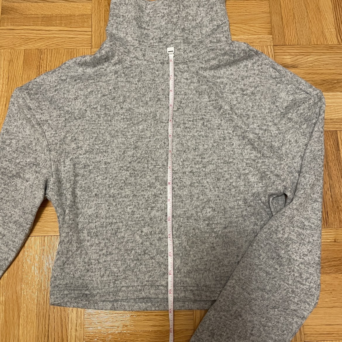 TRADE:NWT ROMWE grey cropped turtleneck - Small (size 4) image indicator(5)