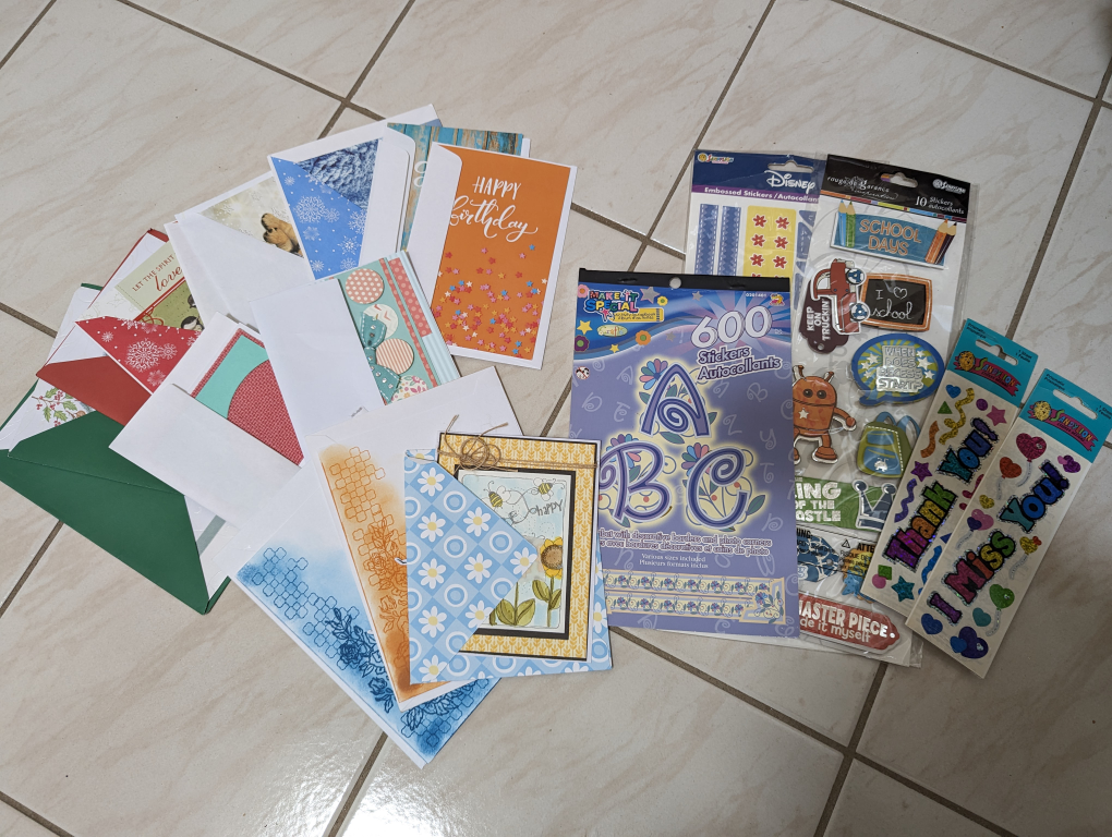 🖼️ Assorted Greeting cards and stickers #freecycle image indicator(2)