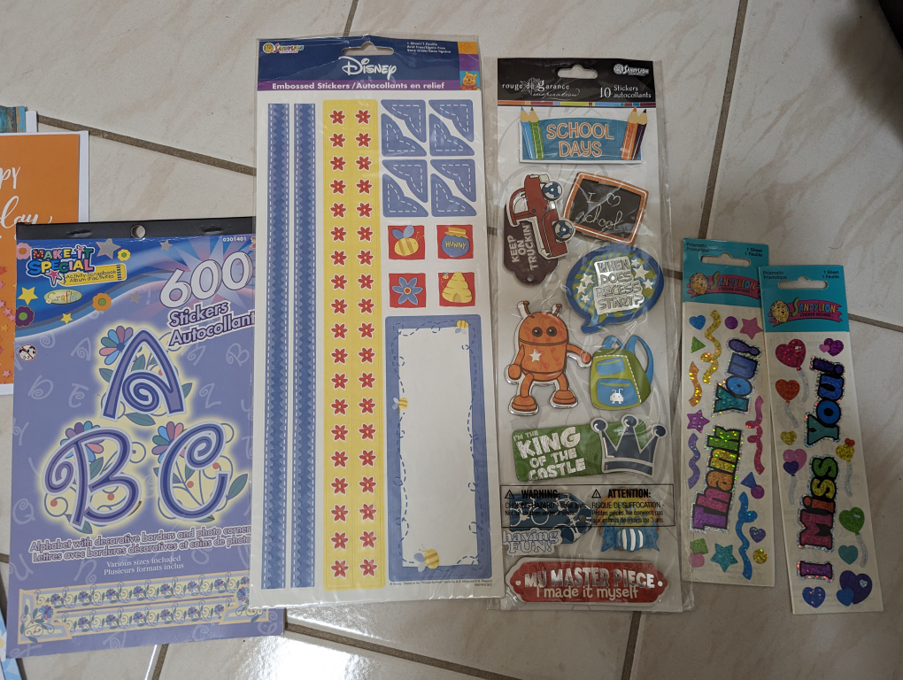 🖼️ Assorted Greeting cards and stickers #freecycle image indicator(3)