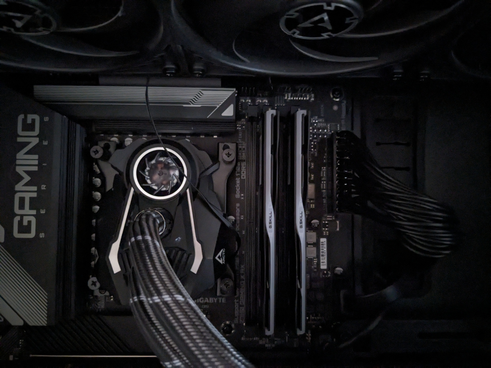 gaming pc (rtx 4070 ti & i7 13700k) + monitor and peripherals - photo 5